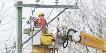 Power out for 260K customers in Quebec after freezing rain