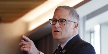 At CNN town hall, Gov. Inslee says he’d have grounded Boeing planes sooner, calls company tax breaks extortion