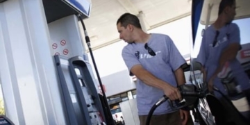 Endure the pain at the pump or shun gas altogether? B.C. commuters react to rising gas prices