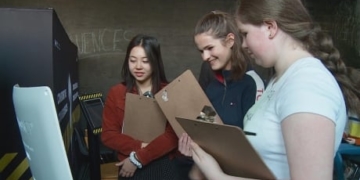 New Health Canada exhibit hopes to curb teen vaping in Calgary