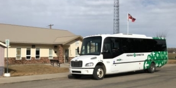 Highway 3 bus service will connect Medicine Hat and Lethbridge