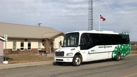 Highway 3 bus service will connect Medicine Hat and Lethbridge