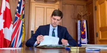 B.C. pleased with Ottawa’s move to lift federal booze barriers