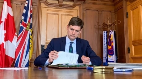 B.C. pleased with Ottawa’s move to lift federal booze barriers