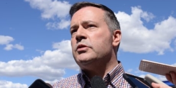 Kenney says if premier, he’d enact turn-off-the-taps legislation at first cabinet meeting