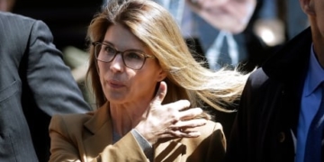 Actor Lori Loughlin and others face new charges in college admissions case