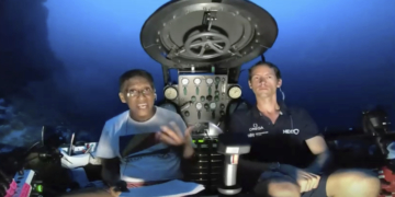 Seychelles president’s underwater speech: Protect our oceans