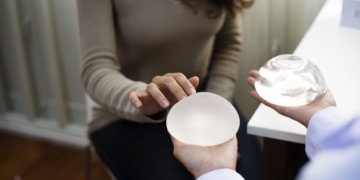 Breast implants: France bans designs linked to rare cancer