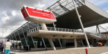 Gunman killed during airport heist in Albania