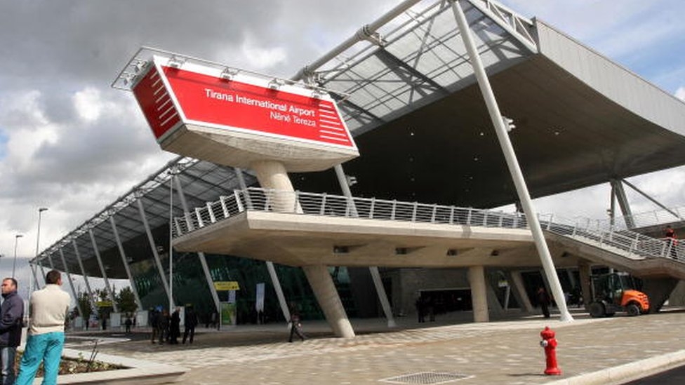 Gunman killed during airport heist in Albania