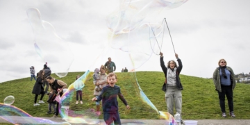 Fun bubbles up at Seattle’s Gas Works Park
