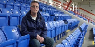 Charges in fatal crash threaten to tear hockey-loving Ontario town apart