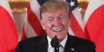 Trump arrives in Tokyo for state visit, golf and sumo