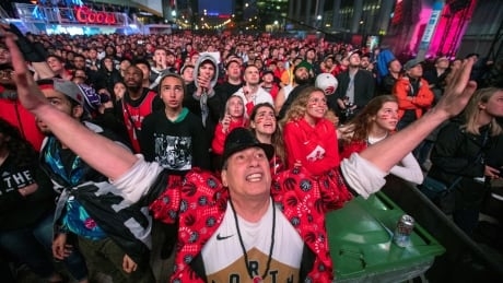 Toronto sports fans in a frenzy as Raptors reach NBA finals