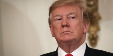 Trump defends census citizenship question