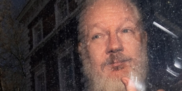 Julian Assange: Swedish judge rejects detention of Wikileaks founder