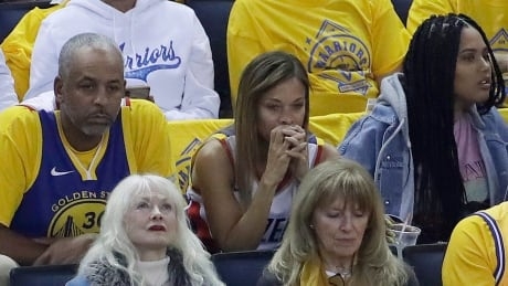 Video emerges of fans heckling, swearing at Stephen Curry’s parents