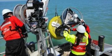 Real-time data monitoring buoys a first for Great Lakes