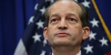 U.S. Labour Secretary Alex Acosta defends Jeffrey Epstein deal