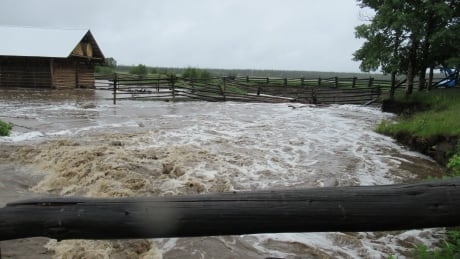 Communities cut off as Chilcotin River flooding washes out roads