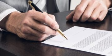 B.C. liquor branch contracts didn’t meet government standards, audit reveals