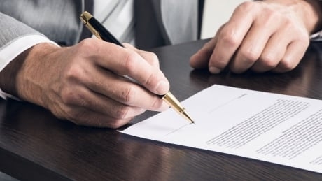 B.C. liquor branch contracts didn’t meet government standards, audit reveals