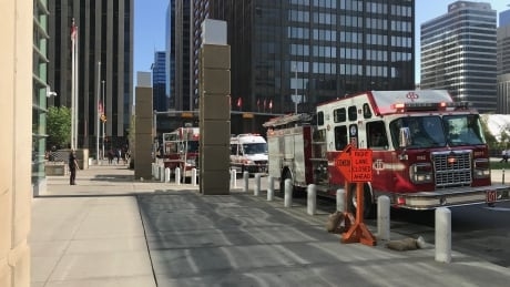 Man sprinkles white powder containing meth outside downtown Calgary courthouse