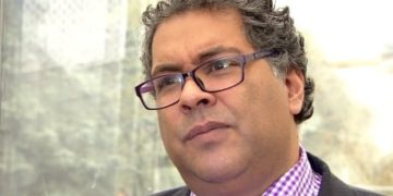 Poll suggests ‘staggering’ drop in approval rating for Calgary Mayor Naheed Nenshi