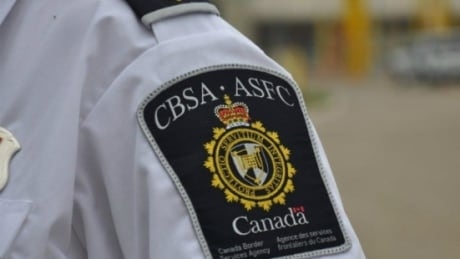 CBSA officer caught leaking police information to family members: internal docs