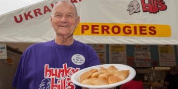 ‘Hunky Bill’ Konyk, legendary PNE perogy master, dies at 88