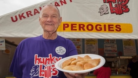 ‘Hunky Bill’ Konyk, legendary PNE perogy master, dies at 88