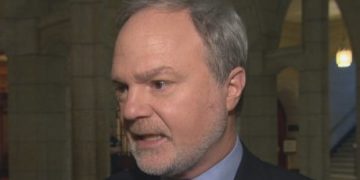 Independent Sen. Andre Pratte resigns on election night