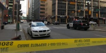 2 taken to hospital after downtown Calgary officer-involved shooting