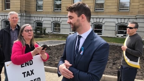 Alberta private member’s bill to reopen debate on physician conscience rights