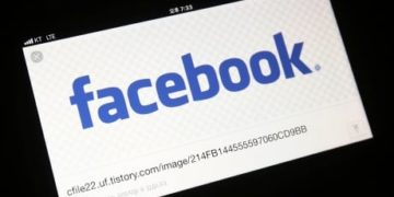 Facebook tests tool that lets users move photos to other platforms