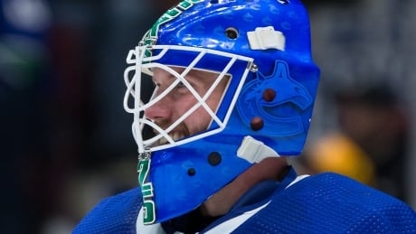 Markstrom sensational as Canucks top Kings