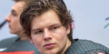 Canadian captain Hayton apologizes for angering Russians during anthem ceremony