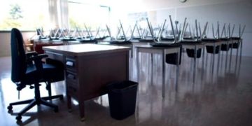 Ontario high schools close as teachers stage 1-day strike