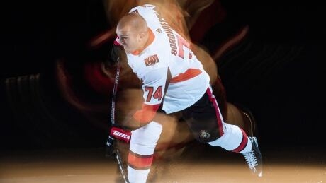 Ottawa Senators defenceman Mark Borowiecki thwarts robbery in Vancouver