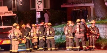 No one hurt, but 6 forced out of home after overnight fire in South Vancouver