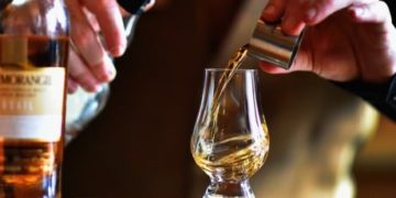 Researcher says only 25% of Canadian drinkers know alcohol causes cancer. A B.C. campaign wants to change that