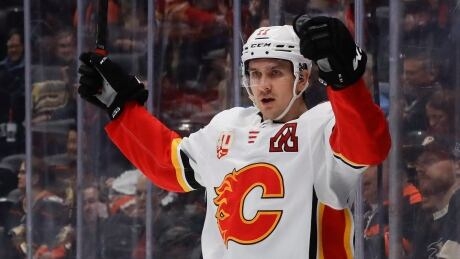 Flames erupt for offensive explosion in shutout win against Ducks