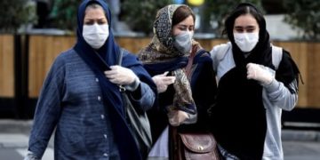 No plans to airlift more Canadians from coronavirus-affected zones, Champagne says