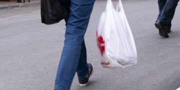Province isn’t ‘moving quickly enough’, so Surrey plans its own plastic bag ban