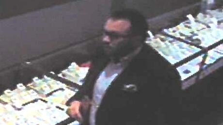 Man who pretended to be a Calgary cop wanted by Airdrie RCMP