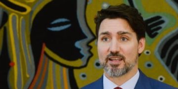 Trudeau urges quick resolution as anti-pipeline protests cripple train network