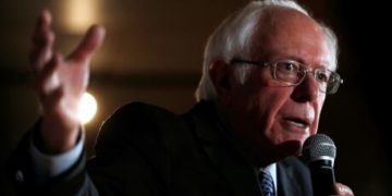 Democratic presidential hopefuls trade jabs ahead of New Hampshire primary