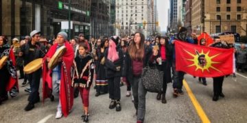 Protesters halt traffic downtown as Wet’suwet’en supporters challenge port-blockade injunction