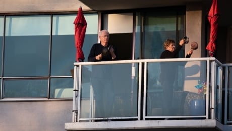 How one lonely clapper in Vancouver’s West End sparked the 7 p.m. health-care workers salute