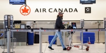 Air Canada to begin laying off 15,000 employees this week due to COVID-19, internal memo suggests